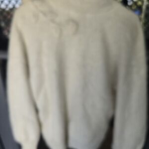 Chic Cream Women's Italian Blazer.